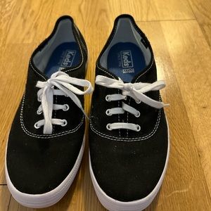 Keds Champion Originals Lace Up Black Sneaker, 6.5W, gently worn